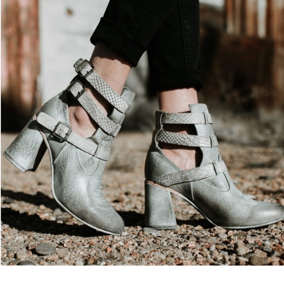 Shoes | Freebird Teddy | Poshmark